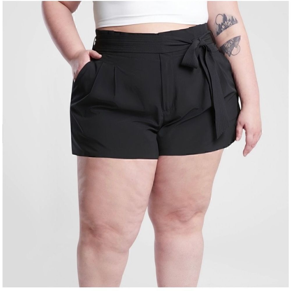 Athleta women’s plus size Skyline Short II